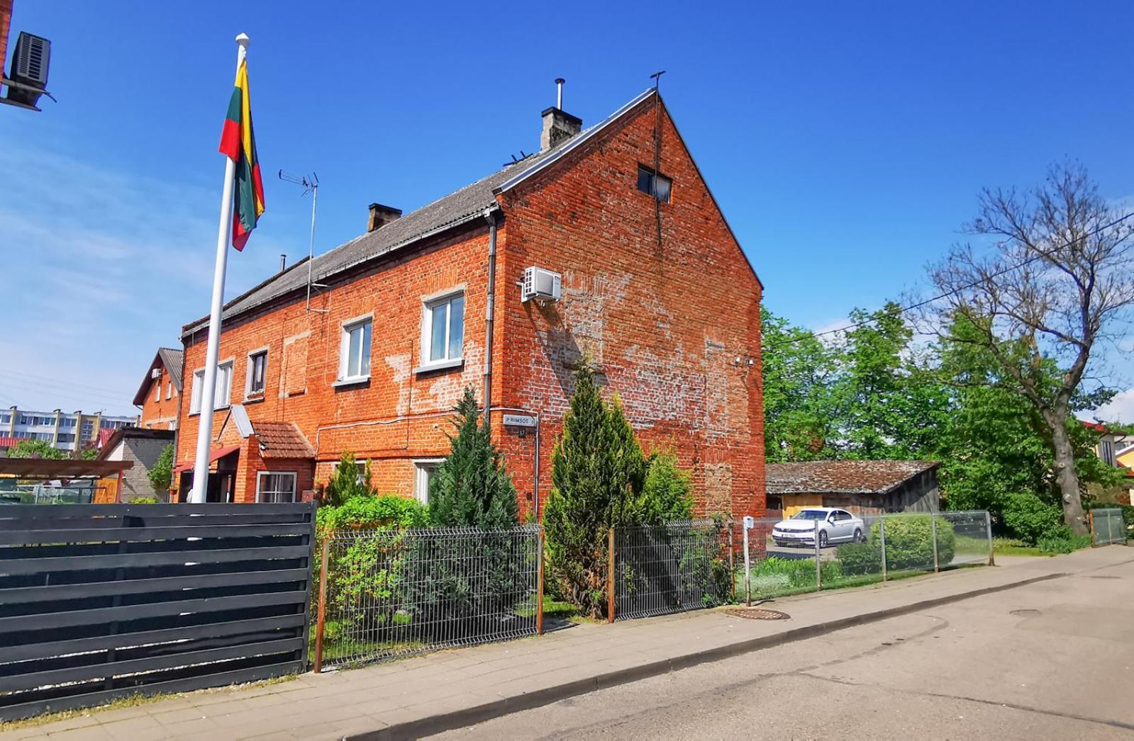 Red House Corner Apartment